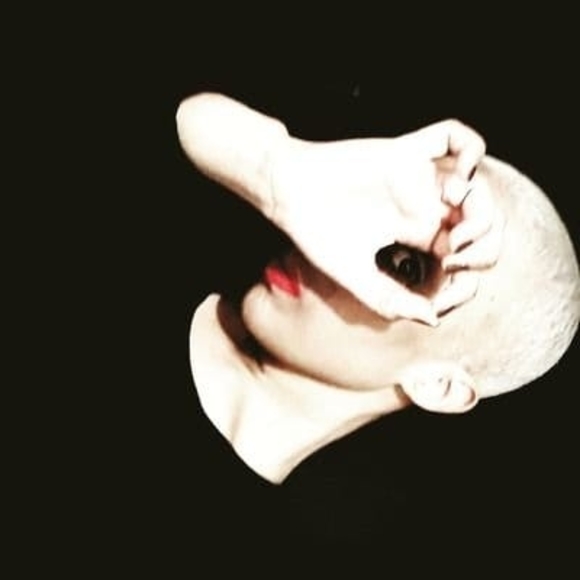 Meet your Posher, Tiara - Picture 1 of 1